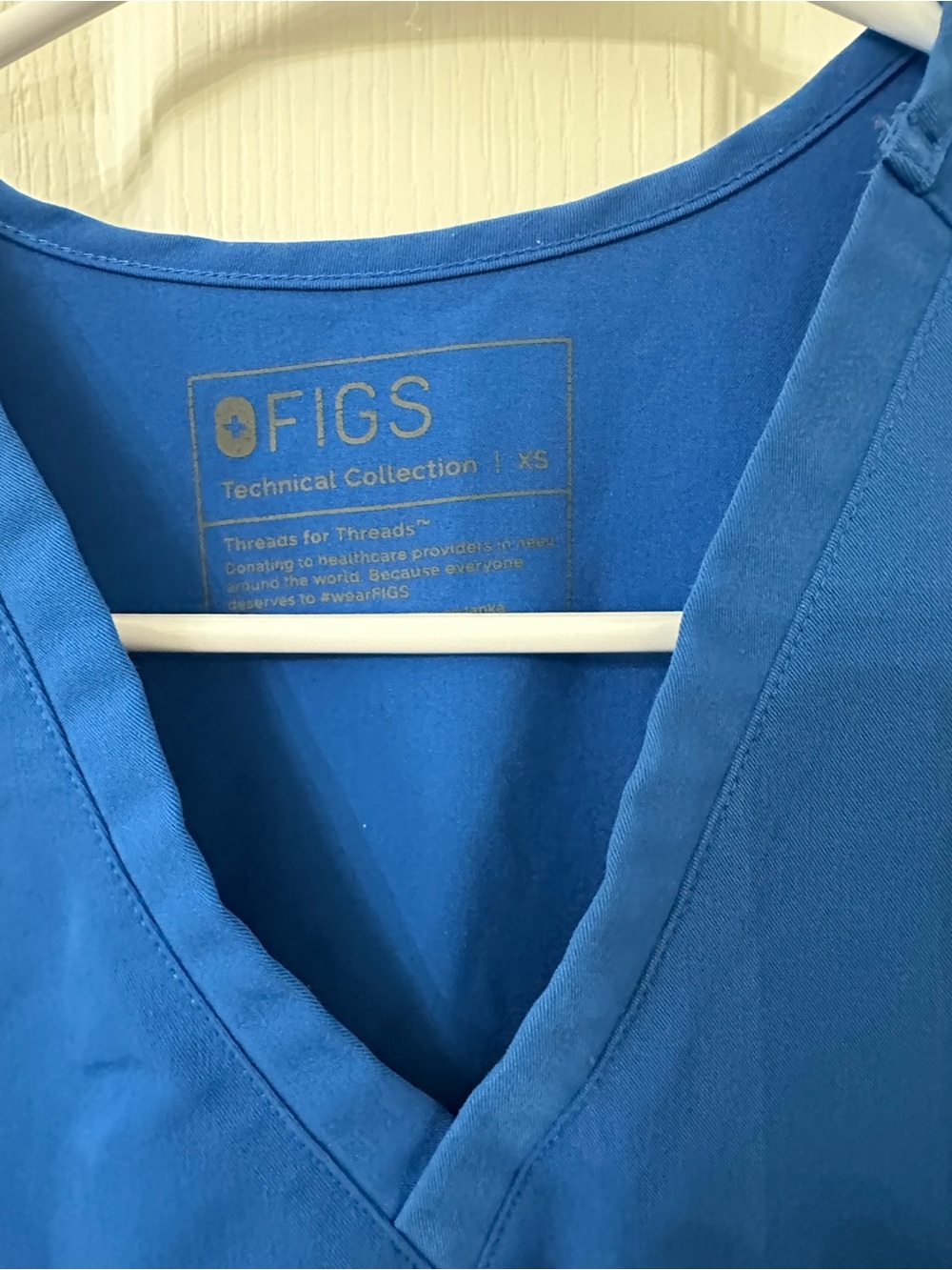 FIGS Women's Catarina One-Pocket Scrub Top Royal Blue, size XS - Picture 2 of 5
